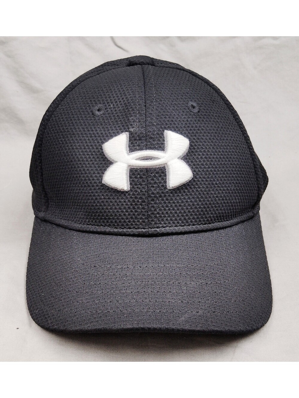Under Armour UA Hat Black White Logo Fitted Stretch Performance Baseball Cap